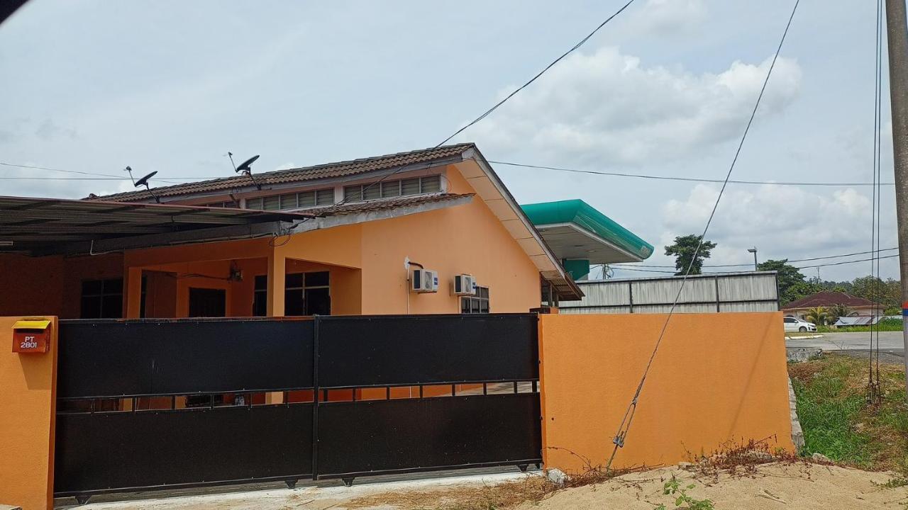 Ns Homestay Private Pool Tanah Merah  Exterior photo